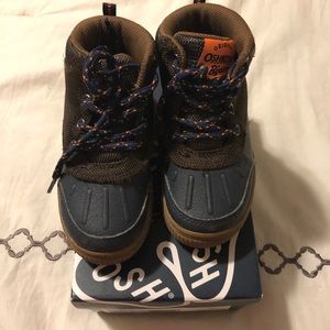 Oshkosh Navy/Brown boots toddler